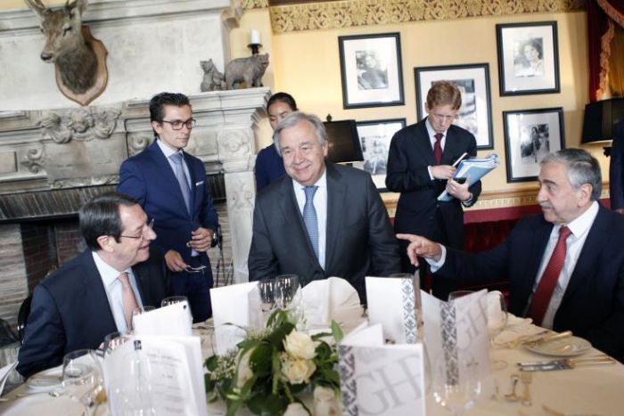 &Kappa;&rho;&alpha;&nu; &Mu;&omicron;&nu;&tau;ά&nu;&alpha;: &laquo;&Alpha;&upsilon;&xi;&eta;&mu;έ&nu;&eta; &epsilon;&upsilon;&epsilon;&lambda;&iota;&xi;ί&alpha;&raquo; &gamma;&iota;&alpha; &laquo;&lambda;ύ&sigma;&eta;