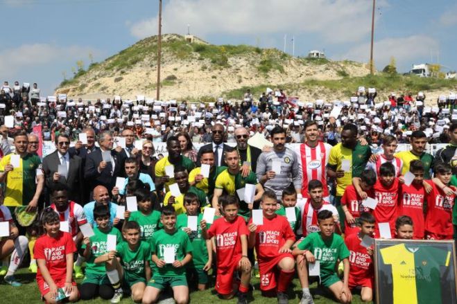 &Sigma;&tau;έ&lambda;&nu;&omicron;&upsilon;&mu;&epsilon; &mu;ή&nu;&upsilon;&mu;&alpha; &epsilon;&iota;&rho;ή&nu;&eta;&sigmaf; &kappa;&alpha;&iota; &sigma;&upsilon;&mu;&phi;&iota;&lambda;ί&omega;&sigma;&eta;&sigmaf;