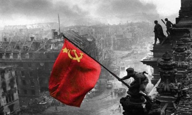 9 &Mu;ά&eta; 1945: &Alpha;&upsilon;&tau;ή &epsilon;ί&nu;&alpha;&iota; &eta; &sigma;&eta;&mu;&alpha;ί&alpha; &mu;&alpha;&sigmaf;!