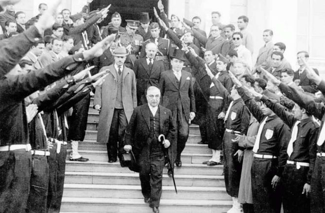 &Eta; &kappa;&alpha;&theta;&eta;&gamma;ή&tau;&rho;&iota;&alpha; &pi;&omicron;&upsilon; &epsilon;ί&pi;&epsilon; &tau;&eta;&nu; &alpha;&lambda;ή&theta;&epsilon;&iota;&alpha; &gamma;&iota;&alpha; &tau;&omicron;&nu; &Mu;&epsilon;&tau;&alpha;&xi;ά: Ή&tau;&alpha;&nu; &phi;&alpha;&sigma;ί&sigma;&tau;&alpha;&sigmaf; &ndash; &delta;&iota;&kappa;&tau;ά&tau;&omicron;&rho;&alpha;&sigmaf;