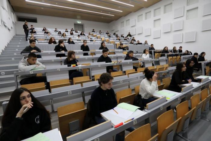 &Eta; &Omicron;&Lambda;&Tau;&Epsilon;&Kappa; &zeta;&eta;&tau;ά &kappa;&lambda;&epsilon;ί&sigma;&iota;&mu;&omicron; &sigma;&chi;&omicron;&lambda;&epsilon;ί&omega;&nu;, &delta;&eta;&mu;&omicron;&sigma;ί&omega;&nu; &upsilon;&pi;&eta;&rho;&epsilon;&sigma;&iota;ώ&nu; &kappa;&alpha;&iota; &iota;&delta;&iota;&omega;&tau;&iota;&kappa;ώ&nu; &epsilon;&pi;&iota;&chi;&epsilon;&iota;&rho;ή&sigma;&epsilon;&omega;&nu;