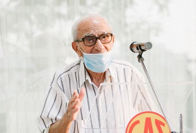 &ldquo;Έ&phi;&upsilon;&gamma;&epsilon;&rdquo;  &omicron; &Kappa;ά&rho;&omicron;&lambda;&omicron;&sigmaf; &tau;&eta;&sigmaf; &Omicron;&nu;ί&sigma;&iota;&alpha;&sigmaf;