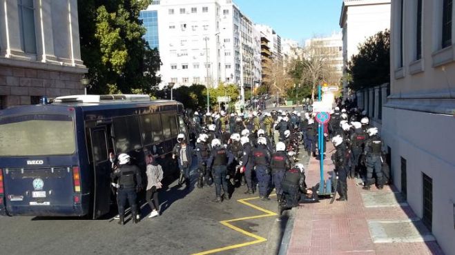 &laquo;&Alpha;&sigmaf; &mu;&omicron;&upsilon; &epsilon;&xi;&eta;&gamma;ή&sigma;&epsilon;&iota; &omicron; &kappa;ύ&rho;&iota;&omicron;&sigmaf; &Chi;&rho;&upsilon;&sigma;&omicron;&chi;&omicron;ΐ&delta;&eta;&sigmaf; &gamma;&iota;&alpha;&tau;ί &mu;&epsilon; &sigma;&upsilon;&nu;έ&lambda;&alpha;&beta;&alpha;&nu; &kappa;&iota; έ&mu;&epsilon;&iota;&nu;&alpha; έ&nu;&alpha; &beta;&rho;ά&delta;&upsilon; &sigma;&tau;&eta; &Gamma;&Alpha;&Delta;&Alpha;&raquo;*