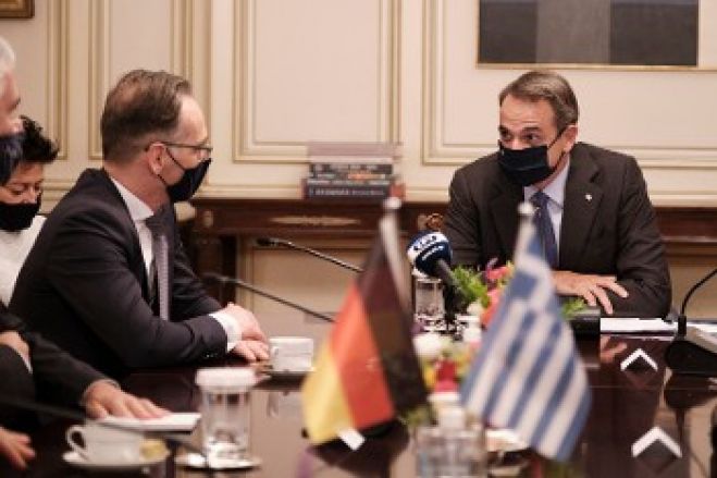 &Epsilon;&lambda;&lambda;&eta;&nu;&omicron;&tau;&omicron;&upsilon;&rho;&kappa;&iota;&kappa;ά - &Alpha;&nu;. &Mu;&epsilon;&sigma;ό&gamma;&epsilon;&iota;&omicron;&sigmaf;: &laquo;&Mu;&omicron;&nu;ό&delta;&rho;&omicron;&mu;&omicron;&sigmaf;&raquo; &omicron; &delta;&iota;ά&lambda;&omicron;&gamma;&omicron;&sigmaf; &gamma;&iota;&alpha; &laquo;&delta;&iota;&epsilon;&upsilon;&theta;&epsilon;&tau;ή&sigma;&epsilon;&iota;&sigmaf;&raquo; &kappa;&alpha;&iota; &sigma;&chi;έ&delta;&iota;&alpha; &sigma;&upsilon;&nu;&epsilon;&kappa;&mu;&epsilon;&tau;ά&lambda;&lambda;&epsilon;&upsilon;&sigma;&eta;&sigmaf;...