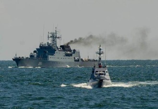 &Nu;&Alpha;&Tau;&Omicron;: &Xi;&epsilon;&kappa;&iota;&nu;ά &mu;&epsilon;&gamma;ά&lambda;&epsilon;&sigmaf; &sigma;&tau;&rho;&alpha;&tau;&iota;&omega;&tau;&iota;&kappa;έ&sigmaf; &alpha;&sigma;&kappa;ή&sigma;&epsilon;&iota;&sigmaf; &sigma;&tau;&eta; &Mu;&alpha;ύ&rho;&eta; &Theta;ά&lambda;&alpha;&sigma;&sigma;&alpha;