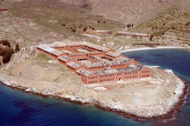 &Epsilon;&lambda;&lambda;ά&delta;&alpha;: &Iota;&delta;&iota;&omega;&tau;&iota;&kappa;ή &epsilon;&tau;&alpha;&iota;&rho;&epsilon;ί&alpha; &pi;&rho;&omicron;&kappa;&eta;&rho;ύ&sigma;&sigma;&epsilon;&iota; &alpha;&rho;&chi;&iota;&tau;&epsilon;&kappa;&tau;&omicron;&nu;&iota;&kappa;ό &delta;&iota;&alpha;&gamma;&omega;&nu;&iota;&sigma;&mu;ό &gamma;&iota;&alpha; &tau;&eta; &Gamma;&upsilon;ά&rho;&omicron;!