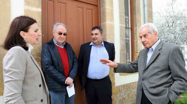 "&Alpha;&nu;&tau;ί &tau;&eta;&sigmaf; &sigma;ύ&gamma;&kappa;&rho;&omicron;&upsilon;&sigma;&eta;&sigmaf; &epsilon;&pi;&iota;&lambda;έ&xi;&tau;&epsilon; &tau;&eta; &sigma;&upsilon;&nu;&epsilon;&rho;&gamma;&alpha;&sigma;ί&alpha;"...