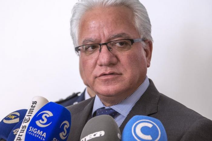 &Sigma;&epsilon; &pi;&omicron;&rho;&epsilon;ί&alpha; &pi;&alpha;&rho;&alpha;ί&tau;&eta;&sigma;&eta;&sigmaf; &omicron; &upsilon;&pi;&omicron;&upsilon;&rho;&gamma;ό&sigmaf; &Delta;&iota;&kappa;&alpha;&iota;&omicron;&sigma;ύ&nu;&eta;&sigmaf;