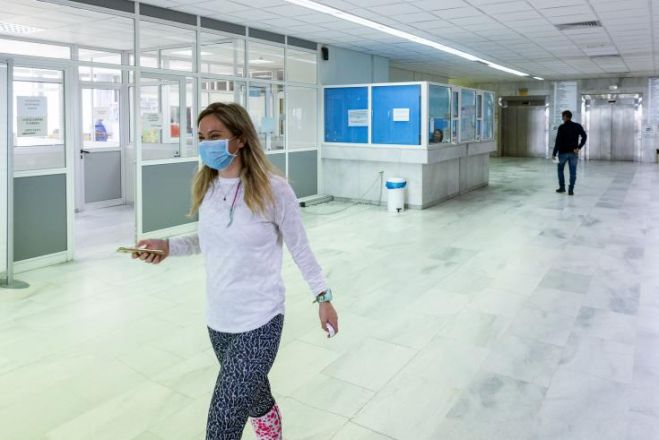 O&kappa;&tau;ώ &nu;έ&alpha; &kappa;&rho;&omicron;ύ&sigma;&mu;&alpha;&tau;&alpha; &alpha;&nu;&alpha;&kappa;&omicron;ί&nu;&omega;&sigma;&alpha;&nu; &chi;&theta;&epsilon;&sigmaf; &omicron;&iota; &alpha;&rho;&chi;έ&sigmaf;, &mu;&epsilon;&tau;&alpha;&xi;ύ &alpha;&upsilon;&tau;ώ&nu; &kappa;&alpha;&iota; έ&nu;&alpha; &tau;&rho;ί&mu;&eta;&nu;&omicron; &beta;&rho;έ&phi;&omicron;&sigmaf;