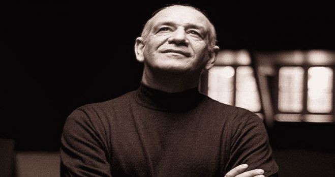 &Mu;&epsilon; &tau;&omicron;&upsilon; &Mu;&eta;&tau;&rho;&omicron;&pi;ά&nu;&omicron;&upsilon; &tau;&eta; &phi;&omega;&nu;ή