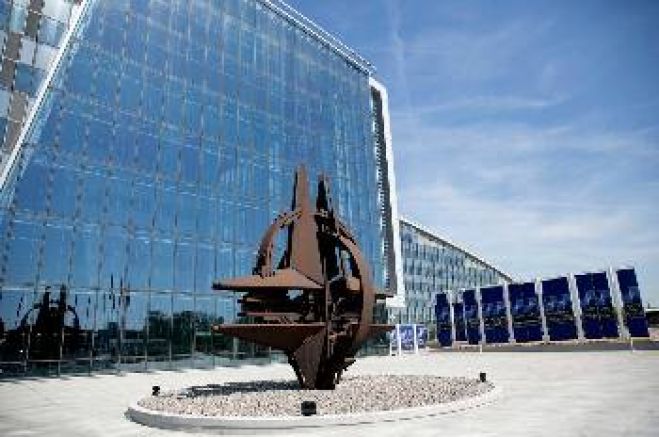 &Sigma;ύ&nu;&omicron;&delta;&omicron;&sigmaf; &Upsilon;&pi;&Alpha;&mu; &Nu;&Alpha;&Tau;&Omicron;: &laquo;&Alpha;&kappa;&omicron;&nu;ί&zeta;&omicron;&upsilon;&nu; &mu;&alpha;&chi;&alpha;ί&rho;&iota;&alpha;&raquo; &alpha;&pi;έ&nu;&alpha;&nu;&tau;&iota; &sigma;&epsilon; &Kappa;ί&nu;&alpha; - &Rho;&omega;&sigma;ί&alpha;
