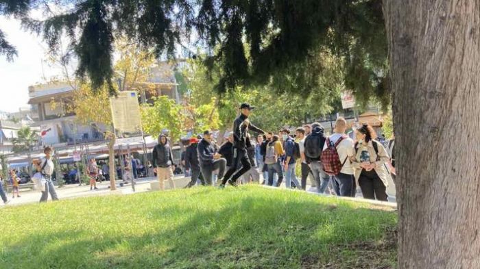 &Epsilon;&lambda;&lambda;ά&delta;&alpha;: &Delta;&omicron;&lambda;&omicron;&phi;&omicron;&nu;&iota;&kappa;ή &epsilon;&pi;ί&theta;&epsilon;&sigma;&eta; &phi;&alpha;&sigma;&iota;&sigma;&tau;ώ&nu; &kappa;&alpha;&tau;ά &mu;&epsilon;&lambda;ώ&nu; &tau;&omicron;&upsilon; &Kappa;&Kappa;&Epsilon; &kappa;&alpha;&iota; &Kappa;&Nu;&Epsilon; &sigma;&tau;&eta; &Sigma;&tau;&alpha;&upsilon;&rho;&omicron;ύ&pi;&omicron;&lambda;&eta;