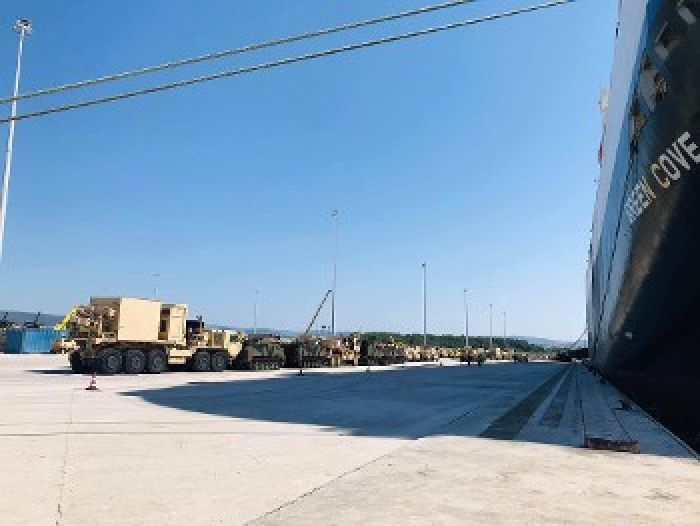 &Epsilon;&lambda;&lambda;ά&delta;&alpha;: &Nu;έ&alpha; &kappa;ί&nu;&eta;&sigma;&eta; &tau;&omega;&nu; &Alpha;&mu;&epsilon;&rho;&iota;&kappa;&alpha;&nu;ώ&nu; &sigma;&tau;&eta;&nu; &Alpha;&lambda;&epsilon;&xi;&alpha;&nu;&delta;&rho;&omicron;ύ&pi;&omicron;&lambda;&eta;