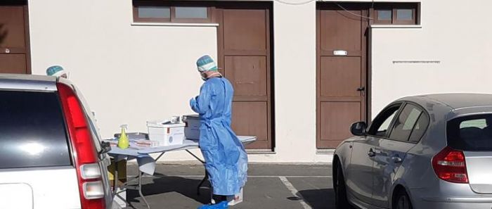 &Omicron;&lambda;&omicron;&kappa;&lambda;&eta;&rho;ώ&theta;&eta;&kappa;&alpha;&nu; 2000 &epsilon;&xi;&epsilon;&tau;ά&sigma;&epsilon;&iota;&sigmaf; &epsilon;&rho;&gamma;&alpha;&zeta;&omicron;&mu;έ&nu;&omega;&nu; &sigma;&tau;&omicron; &lambda;&iota;&alpha;&nu;&iota;&kappa;ό &epsilon;&mu;&pi;ό&rho;&iota;&omicron; &gamma;&iota;&alpha; &kappa;&omicron;&rho;&omega;&nu;&omicron;ϊό