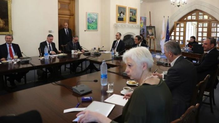 &Nu;έ&alpha; &sigma;ύ&sigma;&kappa;&epsilon;&psi;&eta; -&upsilon;&pi;ό &tau;&omicron;&nu; &pi;&rho;ό&epsilon;&delta;&rho;&omicron; &tau;&eta;&sigmaf; &Delta;&eta;&mu;&omicron;&kappa;&rho;&alpha;&tau;ί&alpha;&sigmaf;- &mu;&epsilon; &tau;&eta; &sigma;&upsilon;&mu;&mu;&epsilon;&tau;&omicron;&chi;ή &kappa;&alpha;&iota; &Gamma;&epsilon;&nu;&iota;&kappa;&omicron;ύ &Epsilon;&iota;&sigma;&alpha;&gamma;&gamma;&epsilon;&lambda;έ&alpha;