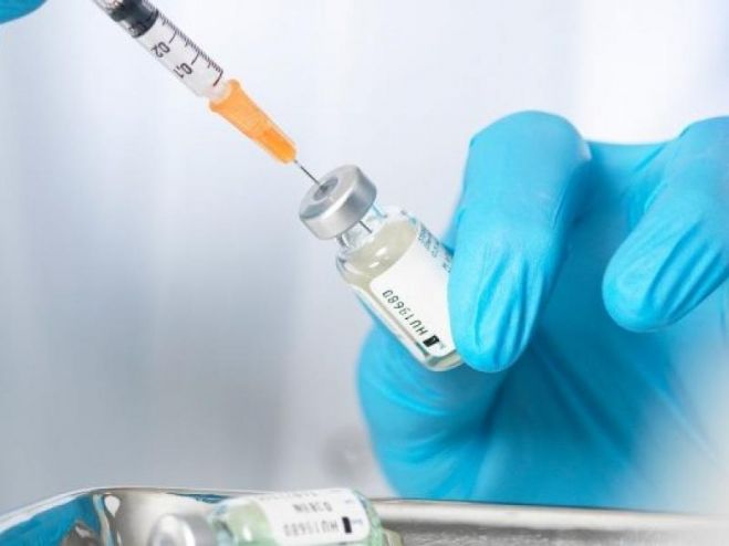 H BioNTech &upsilon;&pi;&omicron;&sigma;&tau;&eta;&rho;ί&zeta;&epsilon;&iota; ό&tau;&iota; &mu;&pi;&omicron;&rho;&epsilon;ί &nu;&alpha; έ&chi;&epsilon;&iota; &nu;έ&omicron; &epsilon;&mu;&beta;ό&lambda;&iota;&omicron; &gamma;&iota;&alpha; &tau;&eta; &mu;&epsilon;&tau;ά&lambda;&lambda;&alpha;&xi;&eta; &tau;&omicron;&upsilon; &kappa;&omicron;&rho;&omega;&nu;&omicron;ϊ&omicron;ύ &sigma;&epsilon; 6 &epsilon;&beta;&delta;&omicron;&mu;ά&delta;&epsilon;&sigmaf;