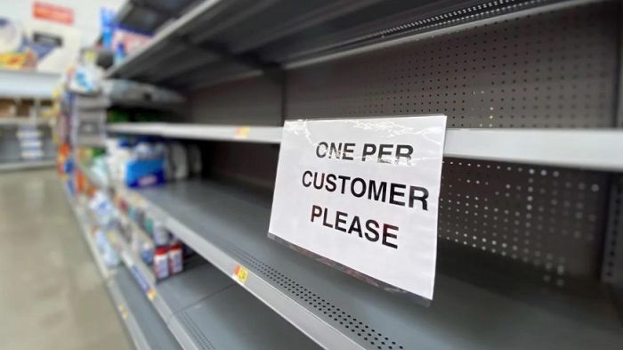&Eta;&Pi;&Alpha;: No milk today&hellip; &kappa;&alpha;&iota; &phi;&tau;&alpha;ί&epsilon;&iota; &omicron; &kappa;&alpha;&pi;&iota;&tau;&alpha;&lambda;&iota;&sigma;&mu;ό&sigmaf;