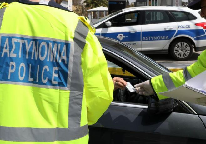 &Delta;&epsilon;&kappa;&alpha;&tau;&rho;ί&alpha; &pi;&alpha;&rho;ά&pi;&omicron;&nu;&alpha; &epsilon;&nu;&alpha;&nu;&tau;ί&omicron;&nu; &alpha;&sigma;&tau;&upsilon;&nu;&omicron;&mu;&iota;&kappa;ώ&nu; &sigma;&epsilon; &sigma;&chi;έ&sigma;&eta; &mu;&epsilon; &tau;&alpha; &pi;&epsilon;&rho;&iota;&omicron;&rho;&iota;&sigma;&tau;&iota;&kappa;ά &mu;έ&tau;&rho;&alpha;