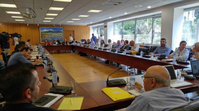 &Tau;&eta;&nu; &pi;&alpha;&rho;&alpha;ί&tau;&eta;&sigma;&eta; &Iota;&omega;&nu;ά &Nu;&iota;&kappa;&omicron;&lambda;ά&omicron;&upsilon; &zeta;&eta;&tau;ά &tau;&omicron; &Alpha;&Kappa;&Epsilon;&Lambda; &gamma;&iota;&alpha; &tau;&omicron; &theta;έ&mu;&alpha; &Nu;&epsilon;&omicron;&kappa;&lambda;έ&omicron;&upsilon;&sigmaf;