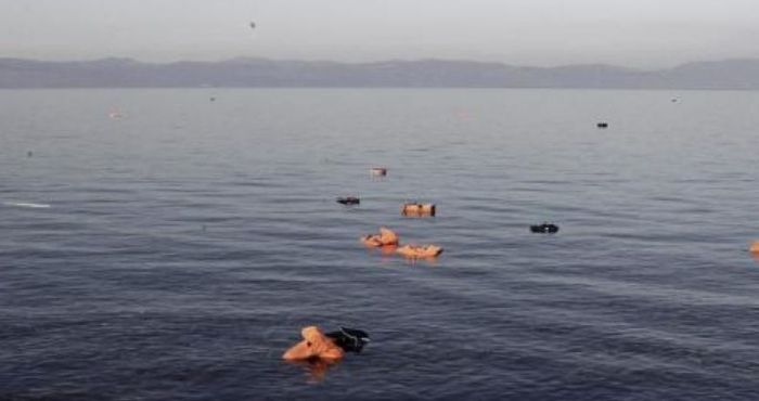 &Lambda;έ&sigma;&beta;&omicron;&sigmaf;: &Beta;&upsilon;&theta;ί&sigma;&tau;&eta;&kappa;&epsilon; &beta;ά&rho;&kappa;&alpha; &mu;&epsilon; &pi;&rho;ό&sigma;&phi;&upsilon;&gamma;&epsilon;&sigmaf; - Έ&nu;&alpha; &pi;&alpha;&iota;&delta;ί &nu;&epsilon;&kappa;&rho;ό