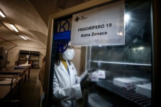 &Epsilon;&upsilon;&rho;&omega;&pi;&alpha;ϊ&kappa;ή Έ&nu;&omega;&sigma;&eta; - &epsilon;&mu;&beta;ό&lambda;&iota;&omicron;: &laquo;&Iota;&sigma;&chi;ύ&sigmaf; &epsilon;&nu; &tau;&eta; &epsilon;&nu;ώ&sigma;&epsilon;&iota;&raquo;, &pi;ά&nu;&tau;&alpha; &sigma;&epsilon; &beta;ά&rho;&omicron;&sigmaf; &tau;&omega;&nu; &lambda;&alpha;ώ&nu;