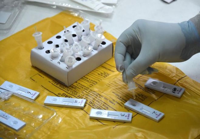 &Kappa;ύ&pi;&rho;&omicron;&sigmaf;: &Kappa;&alpha;&nu;έ&nu;&alpha; &kappa;&rho;&omicron;ύ&sigma;&mu;&alpha; &kappa;&omicron;&rho;&omega;&nu;&omicron;ϊ&omicron;ύ &tau;&omicron; &tau;&epsilon;&lambda;&epsilon;&upsilon;&tau;&alpha;ί&omicron; 24&omega;&rho;&omicron;