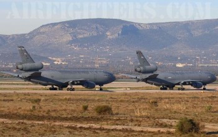 &Nu;&Alpha;&Tau;&Omicron;: &Rho;ί&chi;&nu;&epsilon;&iota; &lambda;ά&delta;&iota; &sigma;&tau;&eta; &phi;&omega;&tau;&iota;ά &tau;&omicron;&upsilon; &iota;&mu;&pi;&epsilon;&rho;&iota;&alpha;&lambda;&iota;&sigma;&tau;&iota;&kappa;&omicron;ύ &pi;&omicron;&lambda;έ&mu;&omicron;&upsilon; &mu;&epsilon; &alpha;&nu;&upsilon;&pi;&omicron;&lambda;ό&gamma;&iota;&sigma;&tau;&omicron;&upsilon;&sigmaf; &kappa;&iota;&nu;&delta;ύ&nu;&omicron;&upsilon;&sigmaf;