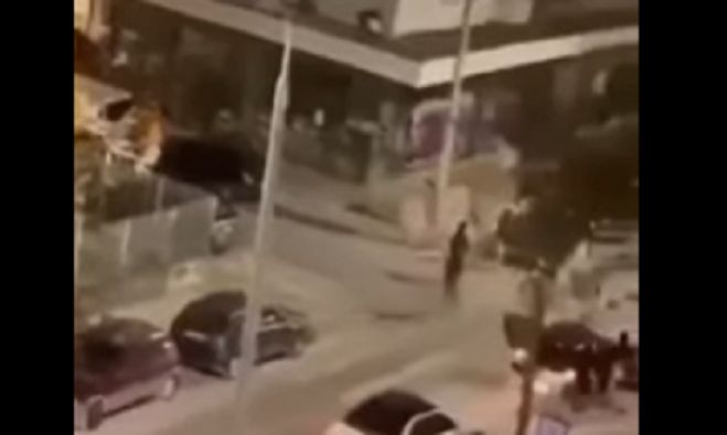 &Epsilon;&lambda;&lambda;ά&delta;&alpha;: &Sigma;&epsilon; &nu;&epsilon;&omicron;&nu;&alpha;&zeta;&iota;&sigma;&tau;&iota;&kappa;ή &omicron;&mu;ά&delta;&alpha; &omicron;&pi;&alpha;&delta;ώ&nu; &omicron;&iota; &phi;&epsilon;&rho;ό&mu;&epsilon;&nu;&omicron;&iota; &omega;&sigmaf; &delta;&rho;ά&sigma;&tau;&epsilon;&sigmaf; &tau;&eta;&sigmaf; &delta;&omicron;&lambda;&omicron;&phi;&omicron;&nu;ί&alpha;&sigmaf; &tau;&omicron;&upsilon; 19&chi;&rho;&omicron;&nu;&omicron;&upsilon; Ά&lambda;&kappa;&eta;