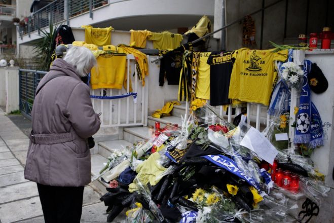 &laquo;Ά&sigma;&epsilon; &mu;&epsilon; &epsilon;&mu;έ&nu;&alpha;, &mu;&pi;&alpha;&mu;&pi;ά... &Pi;ή&gamma;&alpha;&iota;&nu;&epsilon; &sigma;&tau;&omicron;&nu; Ά&lambda;&kappa;&eta;, &delta;&epsilon;&nu; &mu;&pi;ό&rho;&epsilon;&sigma;&alpha; &nu;&alpha; &tau;&omicron;&nu; &sigma;ώ&sigma;&omega;&raquo;