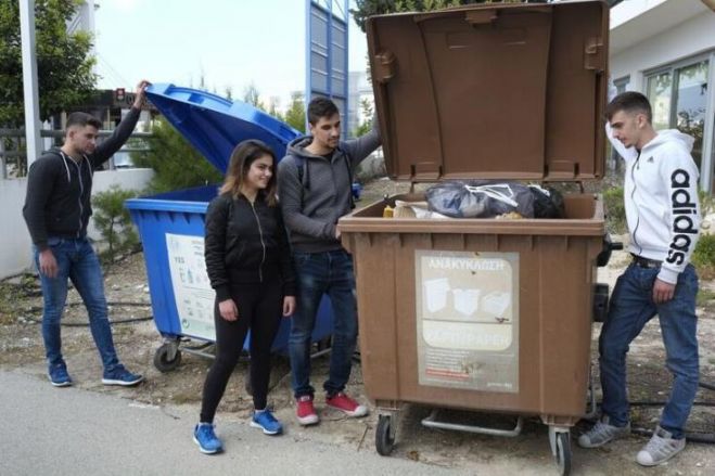 &Eta; &Tau;&epsilon;&chi;&nu;&iota;&kappa;ή &Sigma;&chi;&omicron;&lambda;ή &Pi;ά&phi;&omicron;&upsilon; &pi;&rho;&omicron;&omega;&theta;&epsilon;ί &tau;&eta;&nu; &alpha;&nu;&alpha;&kappa;ύ&kappa;&lambda;&omega;&sigma;&eta;