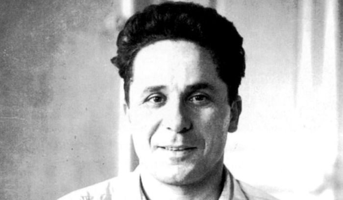 &Nu;ί&kappa;&omicron;&sigmaf; &Zeta;&alpha;&chi;&alpha;&rho;&iota;ά&delta;&eta;&sigmaf;