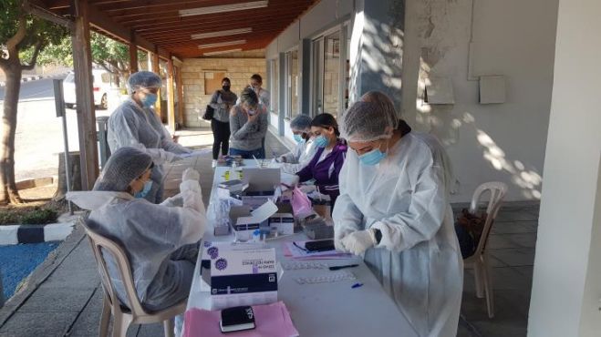 &Kappa;ύ&pi;&rho;&omicron;&sigmaf;: &Delta;ύ&omicron; &theta;ά&nu;&alpha;&tau;&omicron;&iota; &kappa;&alpha;&iota; 419 &nu;έ&alpha; &pi;&epsilon;&rho;&iota;&sigma;&tau;&alpha;&tau;&iota;&kappa;ά COVID-19, &alpha;&nu;&alpha;&kappa;&omicron;&iota;&nu;ώ&theta;&eta;&kappa;&alpha;&nu; &chi;&theta;&epsilon;&sigmaf; &Sigma;ά&beta;&beta;&alpha;&tau;&omicron;