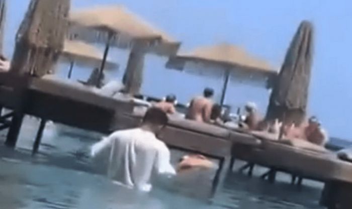 &laquo;&Alpha;&nu;ά&theta;&epsilon;&mu;&alpha; &tau;&alpha; &tau;ά&lambda;&alpha;&rho;&alpha;&raquo;