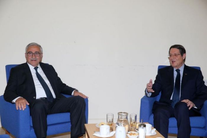 &Tau;&eta;&lambda;&epsilon;&phi;&omega;&nu;&iota;&kappa;ή &epsilon;&pi;&iota;&kappa;&omicron;&iota;&nu;&omega;&nu;ί&alpha; &Pi;&rho;&omicron;έ&delta;&rho;&omicron;&upsilon; &mu;&epsilon; &Alpha;&kappa;&iota;&nu;&tau;&zeta;ί &gamma;&iota;&alpha; &kappa;&omicron;&rho;&omega;&nu;&omicron;ϊό