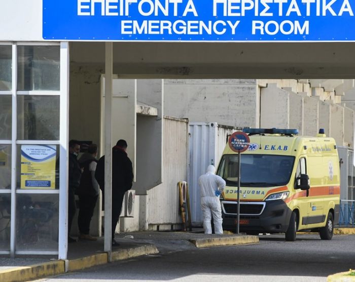 &Epsilon;&lambda;&lambda;ά&delta;&alpha;: &Pi;&rho;ώ&tau;&omicron;&sigmaf; &nu;&epsilon;&kappa;&rho;ό&sigmaf; &alpha;&pi;ό &tau;&omicron;&nu; &kappa;&omicron;&rho;&omega;&nu;&omicron;ϊό...