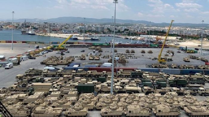 &Eta; &pi;&rho;&omicron;&pi;&alpha;&gamma;ά&nu;&delta;&alpha; &tau;&eta;&sigmaf; &epsilon;&mu;&pi;&lambda;&omicron;&kappa;ή&sigmaf; &kappa;&alpha;&iota; &omicron;&iota;... &kappa;ό&tau;&epsilon;&sigmaf; &tau;&eta;&sigmaf; &Alpha;&lambda;&epsilon;&xi;&alpha;&nu;&delta;&rho;&omicron;ύ&pi;&omicron;&lambda;&eta;&sigmaf;