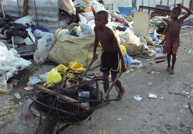 &Chi;ί&lambda;&iota;&omicron;&iota; &epsilon;&pi;&tau;&alpha;&kappa;ό&sigma;&iota;&omicron;&iota; &Kappa;ύ&pi;&rho;&iota;&omicron;&iota; &sigma;&tau;&eta;&rho;ί&zeta;&omicron;&upsilon;&nu; &tau;&omicron; &Pi;&rho;ό&gamma;&rho;&alpha;&mu;&mu;&alpha; &Alpha;&nu;&alpha;&delta;&omicron;&chi;ή&sigmaf; &Pi;&alpha;&iota;&delta;&iota;&omicron;ύ