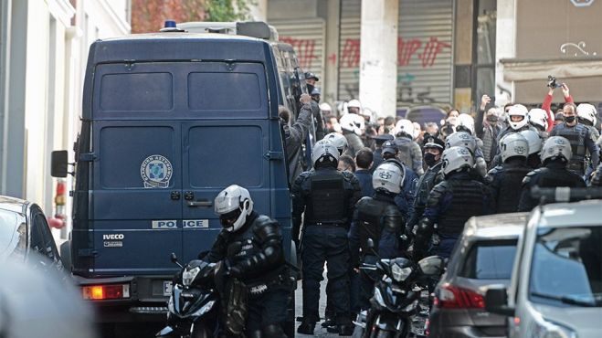 &Epsilon;&pi;έ&tau;&epsilon;&iota;&omicron;&sigmaf; &delta;&omicron;&lambda;&omicron;&phi;&omicron;&nu;ί&alpha;&sigmaf; &Gamma;&rho;&eta;&gamma;&omicron;&rho;ό&pi;&omicron;&upsilon;&lambda;&omicron;&upsilon;: &Omicron; &Kappa;&omicron;&rho;&kappa;&omicron;&nu;έ&alpha;&sigmaf; έ&xi;&omega; &kappa;&alpha;&iota; &omicron;&iota; &mu;&pi;ά&tau;&sigma;&omicron;&iota; &tau;&omicron;&upsilon; &Chi;&rho;&upsilon;&sigma;&omicron;&chi;&omicron;ΐ&delta;&eta; &sigma;&epsilon; &alpha;&mu;ό&kappa;!