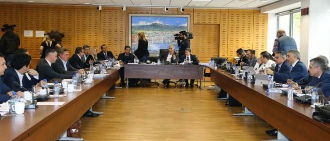 &Lambda;ύ&sigma;&eta; &gamma;&iota;&alpha; &tau;&omicron; &kappa;&lambda;&epsilon;ί&sigma;&iota;&mu;&omicron; ή &sigma;&upsilon;&mu;&psi;&eta;&phi;&iota;&sigma;&mu;ό &lambda;&omicron;&gamma;&alpha;&rho;&iota;&alpha;&sigma;&mu;ώ&nu;, &zeta;&eta;&tau;&epsilon;ί &eta; &kappa;&omicron;&iota;&nu;&omicron;&beta;. &epsilon;&pi;&iota;&tau;&rho;&omicron;&pi;ή &Epsilon;&lambda;έ&gamma;&chi;&omicron;&upsilon;