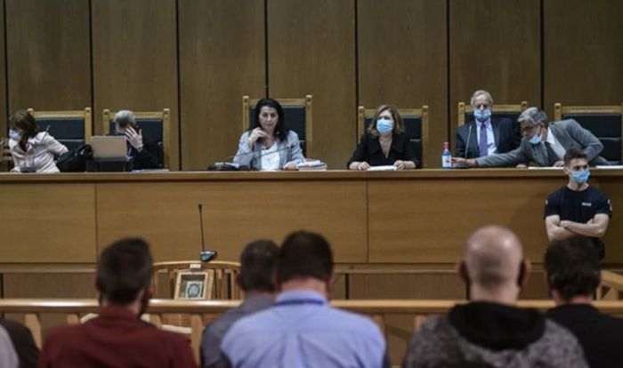 &Epsilon;&phi;&epsilon;&tau;&epsilon;ί&omicron;: &Tau;&omicron; &delta;&iota;&epsilon;&upsilon;&theta;&upsilon;&nu;&tau;ή&rho;&iota;&omicron; &tau;&omega;&nu; &nu;&alpha;&zeta;ί &tau;&eta;&sigmaf; &Chi;&rho;&upsilon;&sigma;ή&sigmaf; &Alpha;&upsilon;&gamma;ή&sigmaf; &sigma;&tau;&eta; &phi;&upsilon;&lambda;&alpha;&kappa;ή