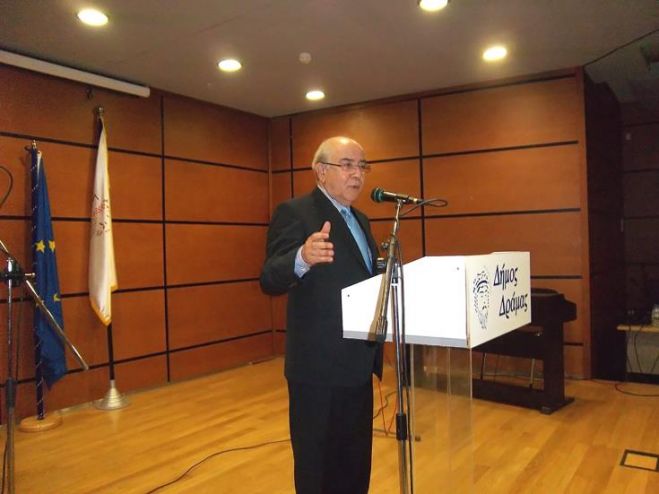 &Omicron;&mu;ή&rho;&omicron;&upsilon;: &Chi;&epsilon;&iota;&rho;ό&tau;&epsilon;&rho;&eta; &eta; &theta;έ&sigma;&eta; &tau;&eta;&sigmaf; &epsilon;/&kappa; &pi;&lambda;&epsilon;&upsilon;&rho;ά&sigmaf;