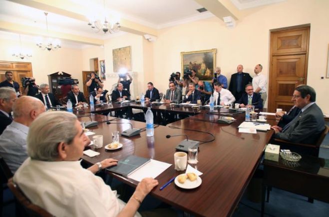 &Mu;&epsilon; &tau;&eta; &sigma;&upsilon;&nu;&omicron;&delta;&epsilon;ί&alpha; &tau;&omega;&nu; &pi;&omicron;&lambda;&iota;&tau;&iota;&kappa;ώ&nu; &alpha;&rho;&chi;&eta;&gamma;ώ&nu; &mu;&epsilon;&tau;&alpha;&beta;&alpha;ί&nu;&epsilon;&iota; &sigma;&tau;&eta;&nu; &Epsilon;&lambda;&beta;&epsilon;&tau;ί&alpha; &omicron; &Alpha;&nu;&alpha;&sigma;&tau;&alpha;&sigma;&iota;ά&delta;&eta;&sigmaf;