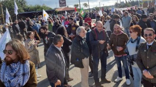 &Kappa;ύ&pi;&rho;&omicron;&sigmaf;: &Sigma;&epsilon; &epsilon;&pi;&iota;&kappa;ί&nu;&delta;&upsilon;&nu;&alpha; &nu;&epsilon;&rho;ά &tau;&omicron; &alpha;&beta;ύ&theta;&iota;&sigma;&tau;&omicron; &Nu;&Alpha;&Tau;&Omicron;&iota;&kappa;ό &alpha;&epsilon;&rho;&omicron;&pi;&lambda;&alpha;&nu;&omicron;&phi;ό&rho;&omicron;