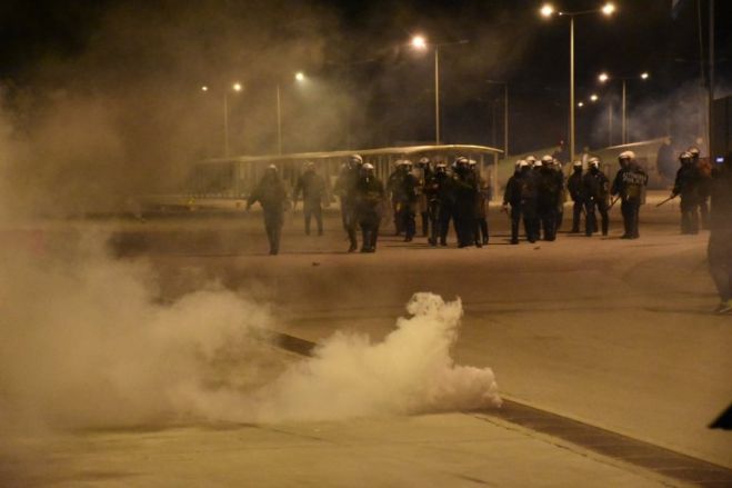 &Epsilon;&lambda;&lambda;ά&delta;&alpha;: Ά&gamma;&rho;&iota;&alpha; &kappa;&rho;&alpha;&tau;&iota;&kappa;ή &kappa;&alpha;&tau;&alpha;&sigma;&tau;&omicron;&lambda;ή &epsilon;&nu;&alpha;&nu;&tau;ί&omicron;&nu; &tau;&omega;&nu; &kappa;&alpha;&tau;&omicron;ί&kappa;&omega;&nu; &pi;&omicron;&upsilon; &alpha;&nu;&tau;&iota;&delta;&rho;&omicron;ύ&nu; &sigma;&tau;&eta; &delta;&eta;&mu;&iota;&omicron;&upsilon;&rho;&gamma;ί&alpha; &pi;&rho;&omicron;&sigma;&phi;&upsilon;&gamma;&iota;&kappa;ώ&nu; &phi;&upsilon;&lambda;&alpha;&kappa;ώ&nu;