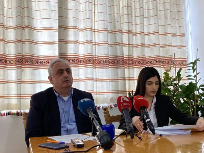&Alpha;&chi;&iota;&lambda;&lambda;έ&alpha;&sigmaf; &Delta;&eta;&mu;&eta;&tau;&rho;&iota;ά&delta;&eta;&sigmaf;: &Chi;&tau;ύ&pi;&eta;&sigma;&epsilon; &tau;&omicron; &kappa;&alpha;&mu;&pi;&alpha;&nu;ά&kappa;&iota; &tau;&omicron;&upsilon; &tau;&epsilon;&lambda;&epsilon;&upsilon;&tau;&alpha;ί&omicron;&upsilon; &gamma;ύ&rho;&omicron;&upsilon; &gamma;&iota;&alpha; &Beta;&alpha;&rho;ώ&sigma;&iota;...
