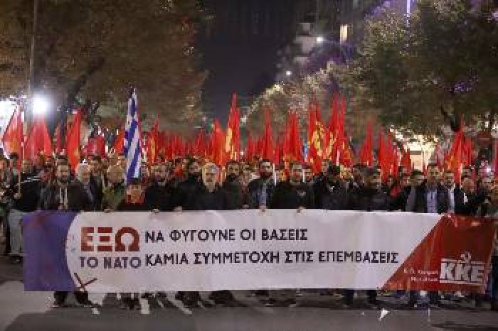 &Eta; E&lambda;&lambda;&eta;&nu;&omicron;&gamma;&alpha;&lambda;&lambda;&iota;&kappa;ή &Sigma;&upsilon;&mu;&phi;&omega;&nu;ί&alpha; &delta;&epsilon;&nu; &upsilon;&pi;&eta;&rho;&epsilon;&tau;&epsilon;ί &tau;&alpha; &lambda;&alpha;ϊ&kappa;ά &sigma;&upsilon;&mu;&phi;έ&rho;&omicron;&nu;&tau;&alpha; &kappa;&alpha;&iota; &tau;&eta;&nu; ά&mu;&upsilon;&nu;&alpha;, &epsilon;&mu;&pi;&lambda;έ&kappa;&epsilon;&iota; &tau;&eta; &chi;ώ&rho;&alpha; &sigma;&epsilon; &iota;&mu;&pi;&epsilon;&rho;&iota;&alpha;&lambda;&iota;&sigma;&tau;&iota;&kappa;ά &sigma;&chi;έ&delta;&iota;&alpha;