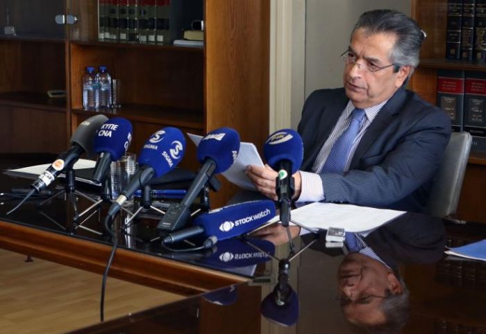 &Tau;&rho;&epsilon;&iota;&sigmaf; &pi;&epsilon;&iota;&theta;&alpha;&rho;&chi;&iota;&kappa;έ&sigmaf; &kappa;&alpha;&tau;&eta;&gamma;&omicron;&rho;ί&epsilon;&sigmaf; &epsilon;&nu;&alpha;&nu;&tau;ί&omicron;&nu; &tau;&eta;&sigmaf; &epsilon;&iota;&sigma;&alpha;&gamma;&gamma;&epsilon;&lambda;έ&omega;&sigmaf; &Epsilon;. &Lambda;&omicron;ϊ&zeta;ί&delta;&omicron;&upsilon;