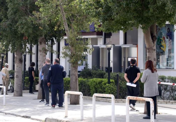 &Kappa;&upsilon;&pi;&rho;&omicron;&sigmaf;: &Sigma;&epsilon; &tau;έ&sigma;&sigma;&epsilon;&rho;&iota;&sigmaf; &phi;ά&sigma;&epsilon;&iota;&sigmaf; &eta; &sigma;&tau;&alpha;&delta;&iota;&alpha;&kappa;ή &chi;&alpha;&lambda;ά&rho;&omega;&sigma;&eta; &tau;&omega;&nu; &mu;έ&tau;&rho;&omega;&nu;