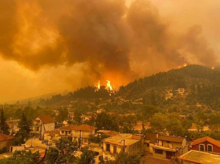 &Eta; &phi;&omega;&tau;&iota;ά &epsilon;ί&nu;&alpha;&iota; &pi;ό&lambda;&epsilon;&mu;&omicron;&sigmaf;
