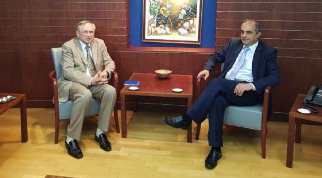 &Tau;&iota;&sigmaf; &alpha;&nu;&eta;&sigma;&upsilon;&chi;ί&epsilon;&sigmaf; &tau;&eta;&sigmaf; &Beta;&omicron;&upsilon;&lambda;ή&sigmaf; &gamma;&iota;&alpha; Ά&kappa;&kappa;&omicron;&upsilon;&gamma;&iota;&omicron;&upsilon; &mu;&epsilon;&tau;έ&phi;&epsilon;&rho;&epsilon; &omicron; &Sigma;&upsilon;&lambda;&lambda;&omicron;ύ&rho;&eta;&sigmaf; &sigma;&tau;&omicron;&nu; &Rho;ώ&sigma;&omicron; &Pi;&rho;έ&sigma;&beta;&eta;